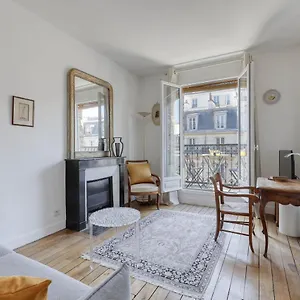 Ideal 1 Bd Flat With Balcony - 05 , Paris France